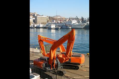 Insurance_-_diggers_Vladivostok.jpg